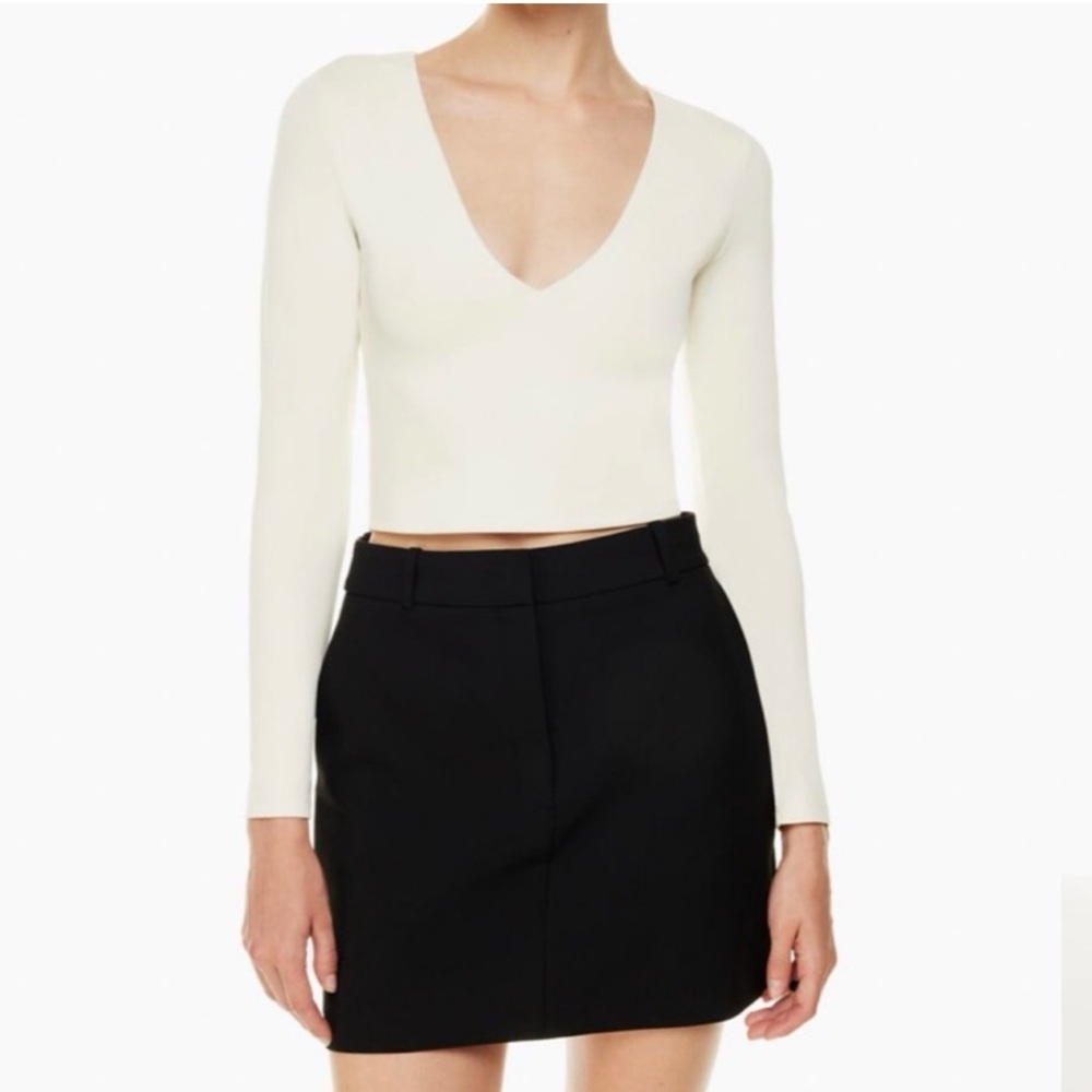 Babaton Long Sleeve V-Neck Crop Top Cream Size Medium